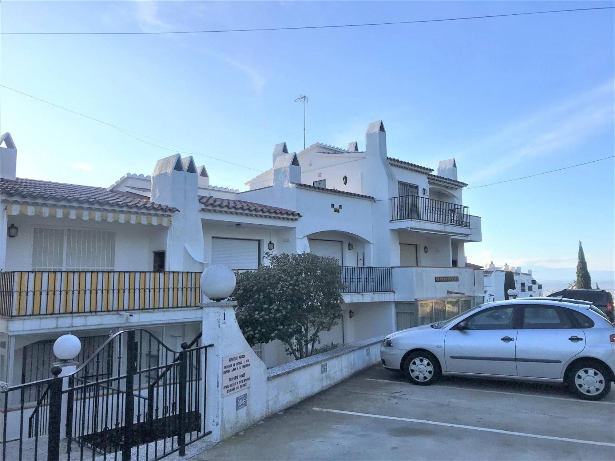 Apartamento En Roses Parking Y Piscina Comunitaria Buitenkant foto